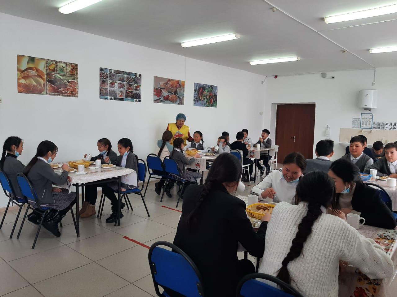 Тегін ыстық тамақпен қамтамасыз ету