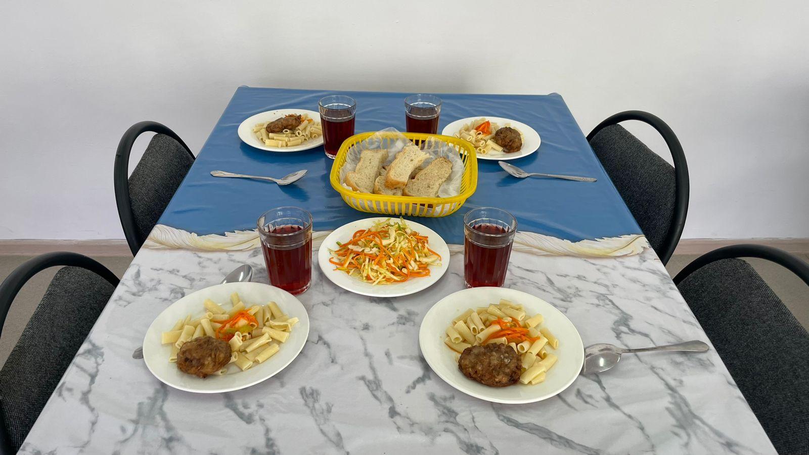 1-4 сыныпта 71 оқушы  "Ыстық тамақпен" қамтылған