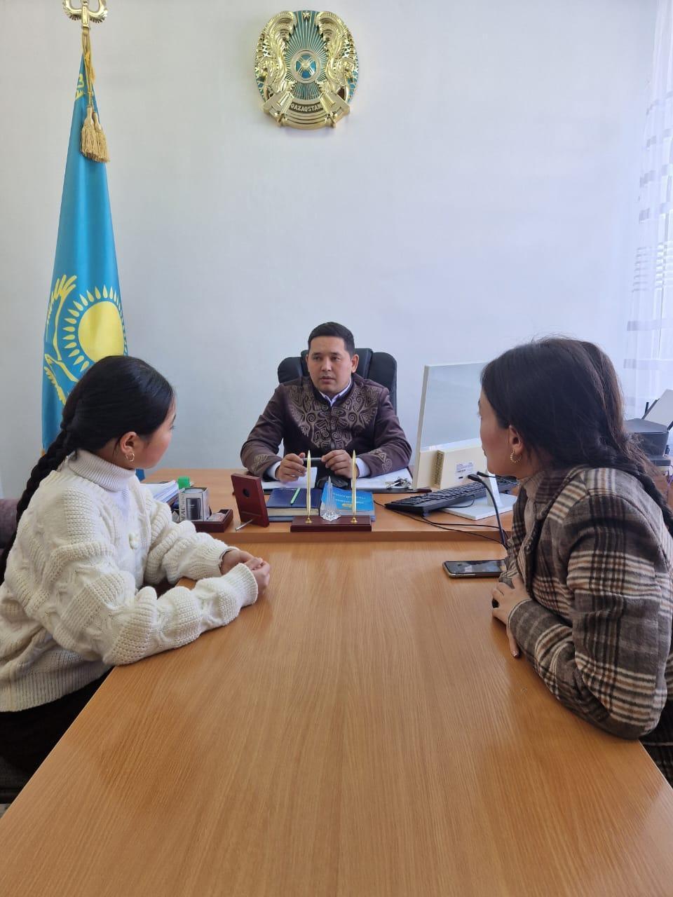 "Директор сағаты" жобасы аясында  білім алушылар мен ата-аналардың және педагогтердің жеке сұрақтары бойынша директордың жеке  қабылдауы жүргізілді.