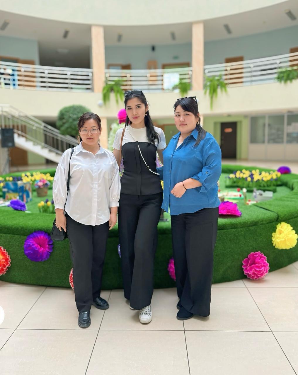 Жетіжал орта мектебінің ұстаздары Алматы қаласында "Пилоттық мектептерде "ДОСБОЛLIKE" бағдарламасының аралық нәтижелерін талдау" тақырыбында өткен өңірлік семинарға қатысуда.