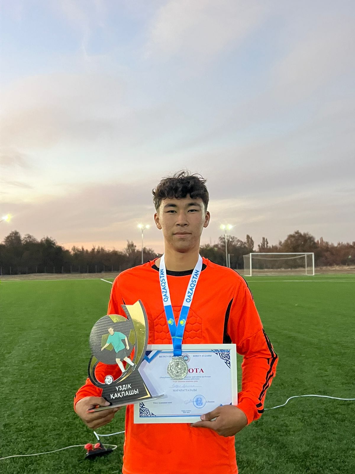 “Республика күні” Ұлттық мерекесіне орай ұйымдастырылған шағын футбол